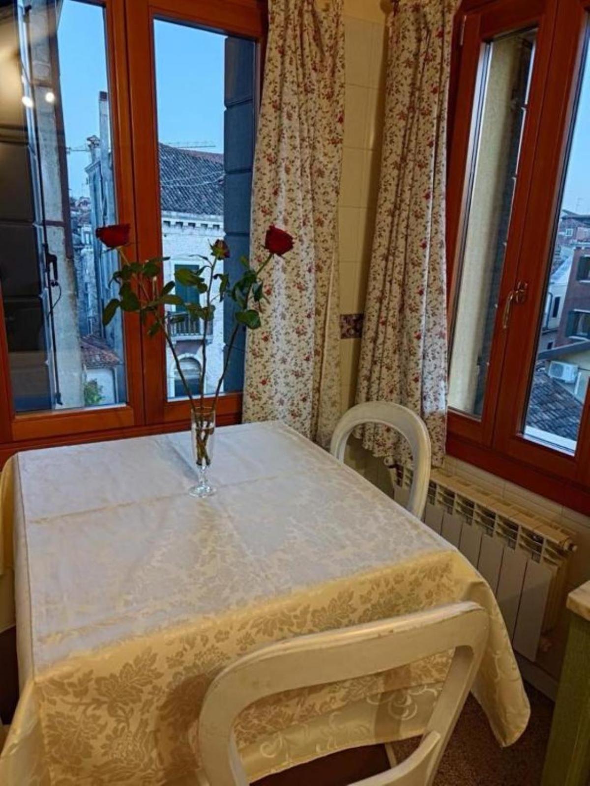 Emanuela'S Flat Apartment Венеция Екстериор снимка